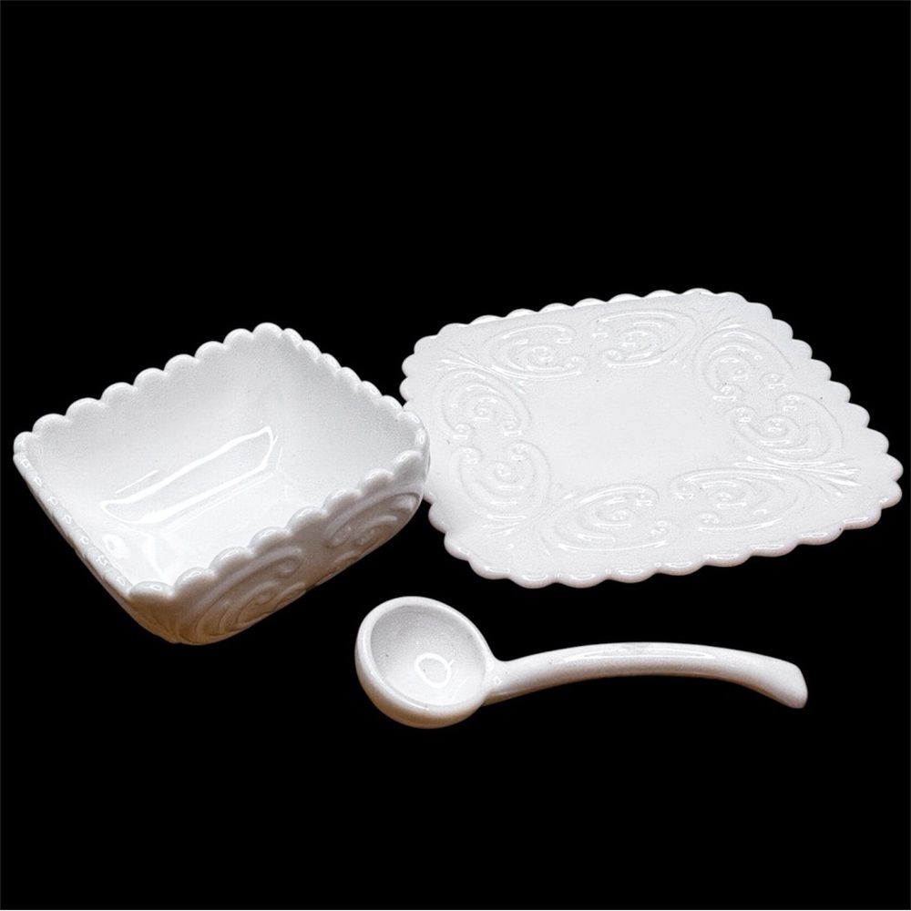 White milk glass Challinor & Taylor Scroll relish dish plate serving spoon rare - Picture 2 of 9